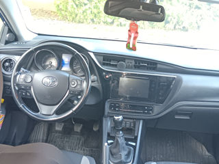 Toyota Auris foto 1