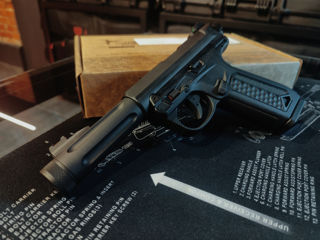 Airsoft Assassin Pistol ! Full Auto !!! foto 3