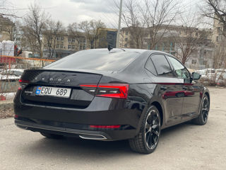 Skoda Superb foto 2