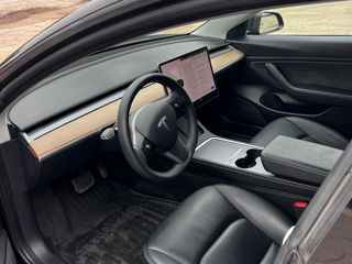 Tesla Model 3 foto 3