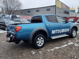 Mitsubishi L Series foto 3