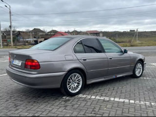 BMW 5 Series foto 3