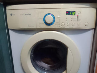 Mașină de spălat rufe  LG.