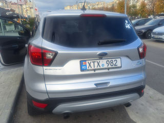 Ford Escape foto 2