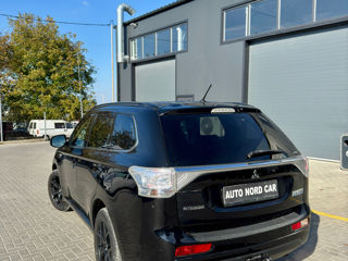 Mitsubishi Outlander foto 3