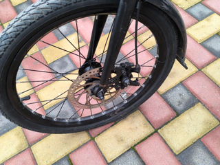 Bicicletă electrică foto 5