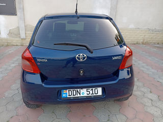 Toyota Yaris foto 2