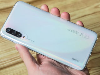 Xiaomi Mi 9 Lite 6/64Gb - 1900 lei foto 3