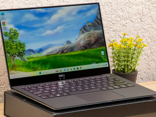 Dell XPS 9370/ Core I7 8550U/ 16Gb Ram/ 256Gb SSD/ 13.3" FHD IPS!!