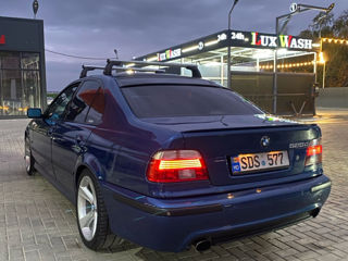 BMW 5 Series foto 5