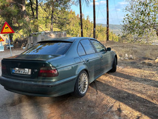 BMW 5 Series foto 1