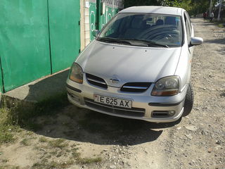 Nissan Almera Tino foto 1