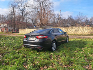 Ford Fusion foto 2