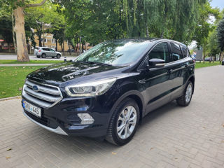 Ford Kuga foto 1