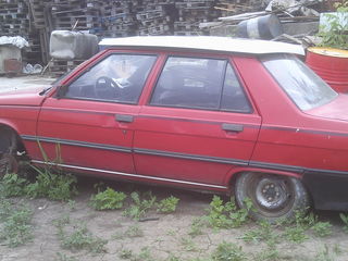 Renault 19 foto 1