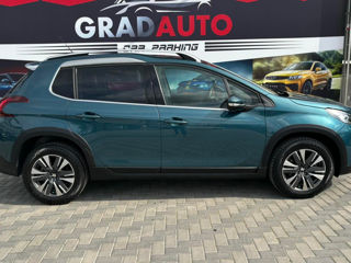 Peugeot 2008 foto 3