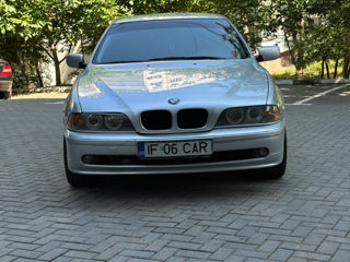 BMW 5 Series foto 2