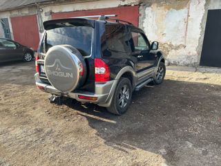 Mitsubishi Pajero foto 3