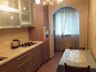 Vinzare apartament 3 odai. Preț tratabil! foto 4