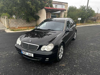 Mercedes C-Class foto 6