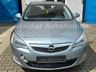 Dezmembrez Opel Astra J razborca 1,7 2,0 cdi