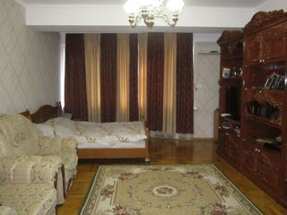 Apartament cu 2 camere, 89 m², Buiucani, Chișinău foto 2