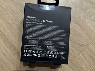 Samsung t7 4tb shield foto 2