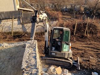 Excavator Servicii de demolare a construcțiilor Excavator Bobcat. foto 4