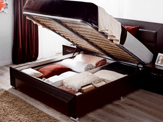 Set mobilă stilată de calitate înaltă în dormitor foto 2