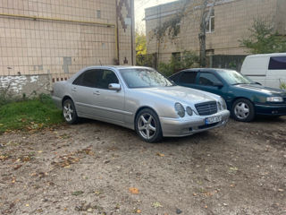 Mercedes E-Class foto 2