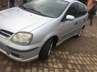 Nissan Almera Tino foto 3