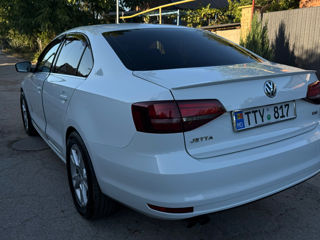 Volkswagen Jetta foto 3