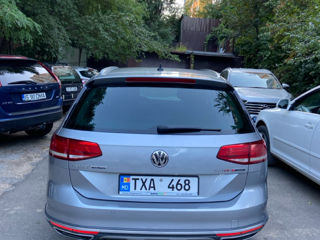 Volkswagen Passat foto 2