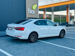 Skoda Superb foto 3