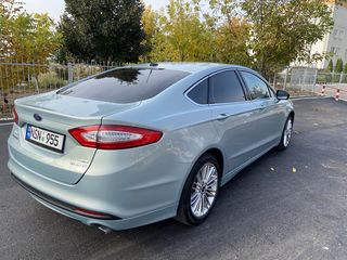 Ford Fusion foto 3