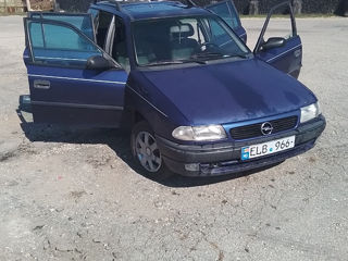 Opel Astra foto 1