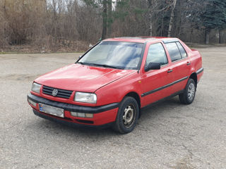 Volkswagen Vento foto 2