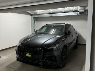Audi RS Q8 foto 1