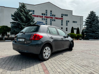 Toyota Auris foto 2