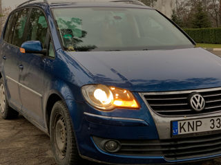 Volkswagen Touran foto 3