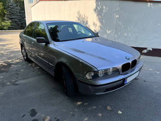 BMW 5 Series foto 3