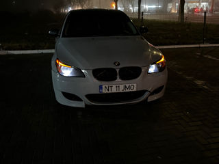 BMW 5 Series foto 2