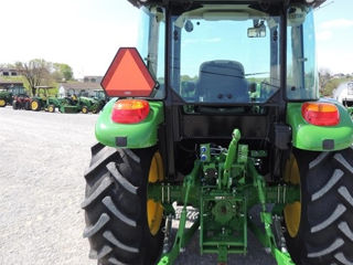 Vand tractor John Deere 5055E foto 8