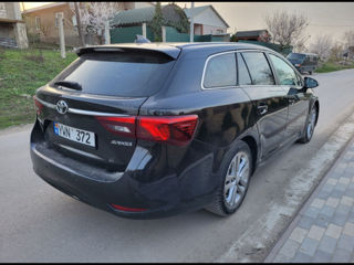 Toyota Avensis foto 4