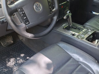 Volkswagen Touareg foto 1