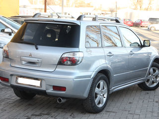 Mitsubishi Outlander foto 4