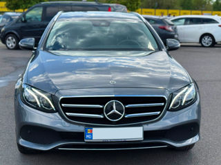 Mercedes E-Class фото 1