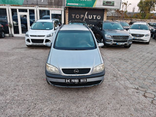 Opel Zafira foto 2