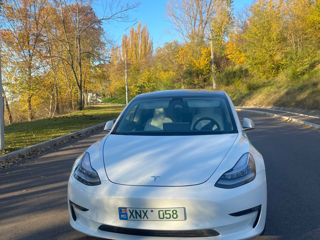 Tesla Model 3 foto 3