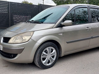 Renault Grand Scenic foto 2